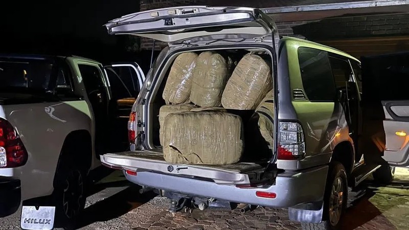 Motorists Flee on Foot, Abandoning Luxury Vehicles Worth Millions During Drug Bust