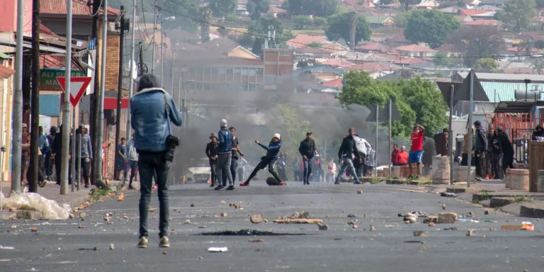 Protesters block Coronationville road with burning tyres during water outages.