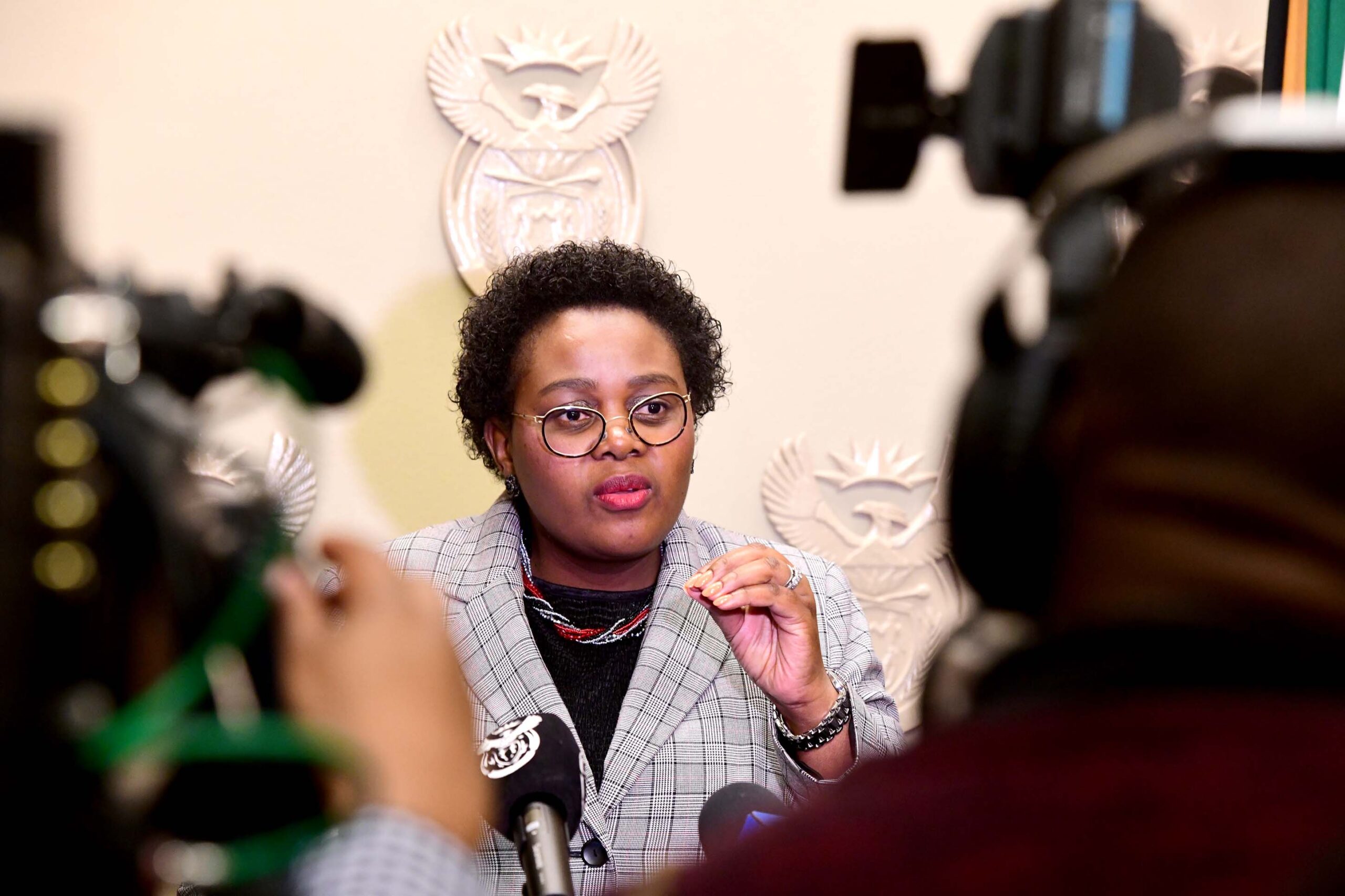 Justice Minister Mmamoloko Kubayi rejects claims that budget shortfalls influenced Advocate Terry Motau’s resignation from the Madlanga Commission, confirming R147.9m budget allocation.