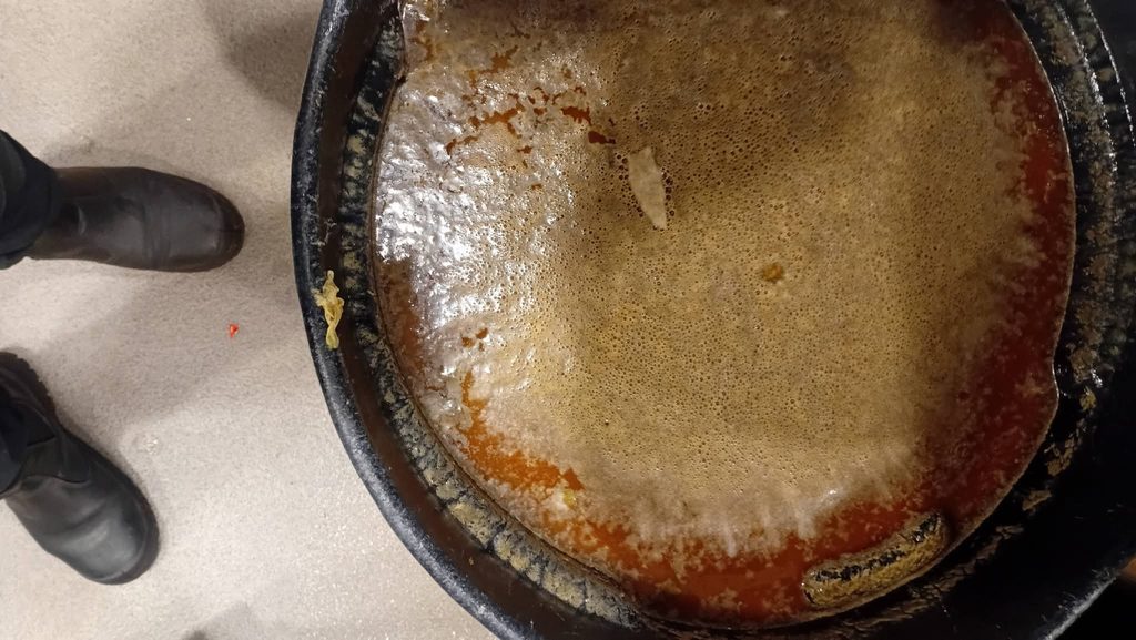 Former Hungry Lion Employee Claims He Cleaned Sewage Before Preparing Food